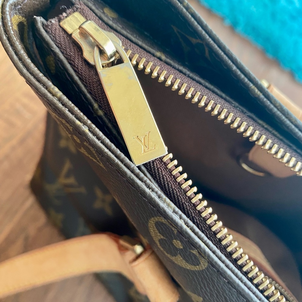 Louis Vuitton Handbag - Picture 6 of 7